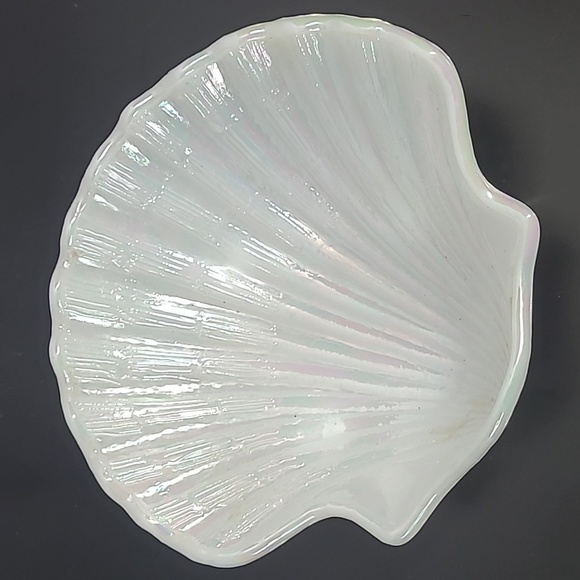 Vintage 90s Avon Glass Clamshell Seashell White Rainbow Iridescent Jewelry Dish - Picture 5 of 14